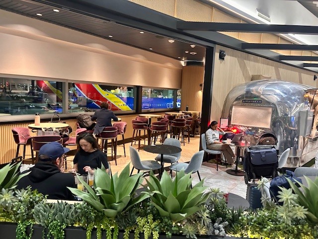 Half empty Chase Sapphire lounge PHX